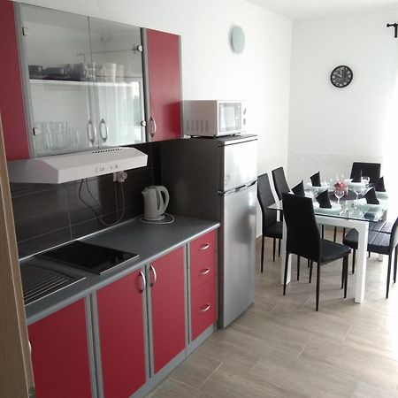 Apartment Domagoj, Novalja Exterior photo