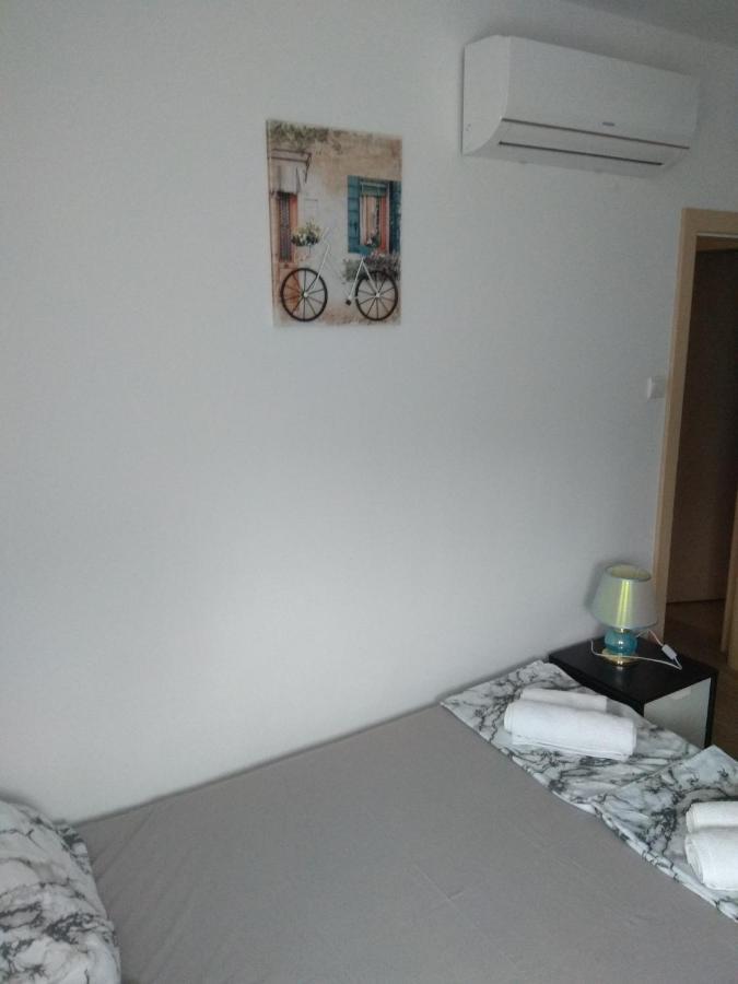Apartment Domagoj, Novalja Exterior photo
