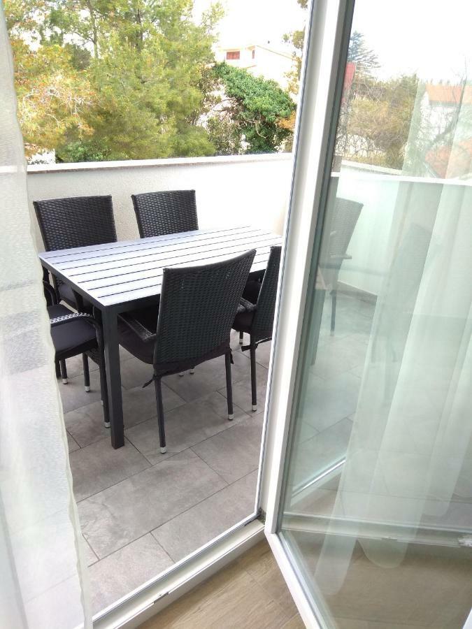 Apartment Domagoj, Novalja Exterior photo